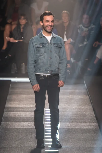 Look 49